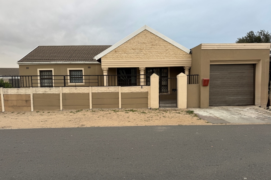3 Bedroom Property for Sale in Park Village Western Cape